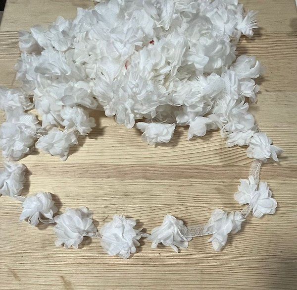 BEYAZ LAZER ÇİÇEK(KIRIK BEYAZ)